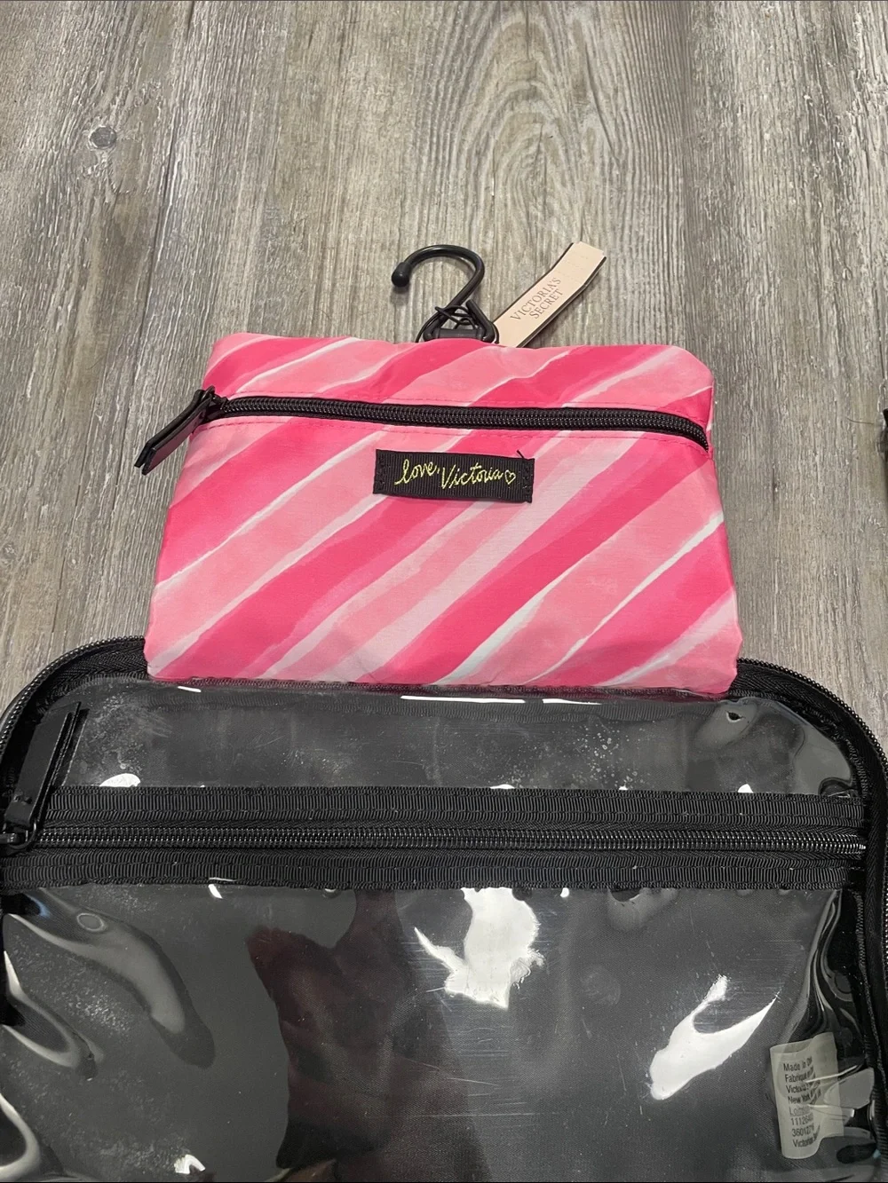 *New * Victoria Secret Toiletry bag